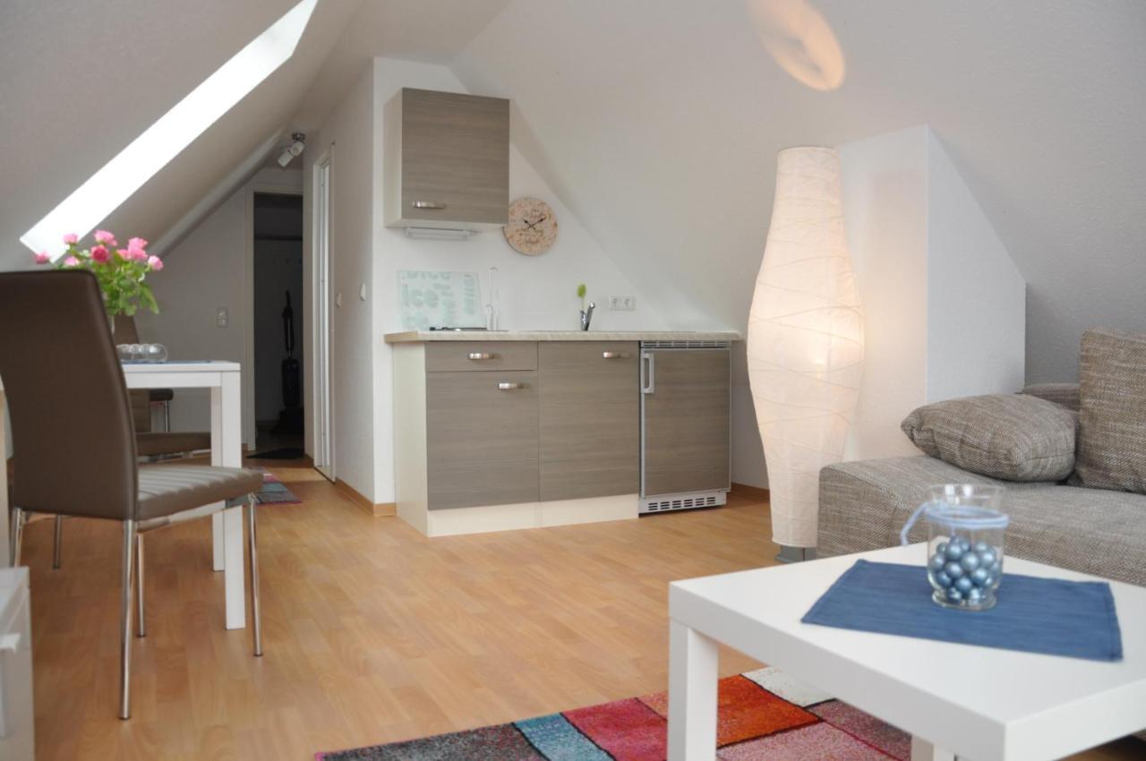 Ferienhaus Mueritzzauber / 1 Zimmer Dachgeschoss-Appartement Röbel Buitenkant foto
