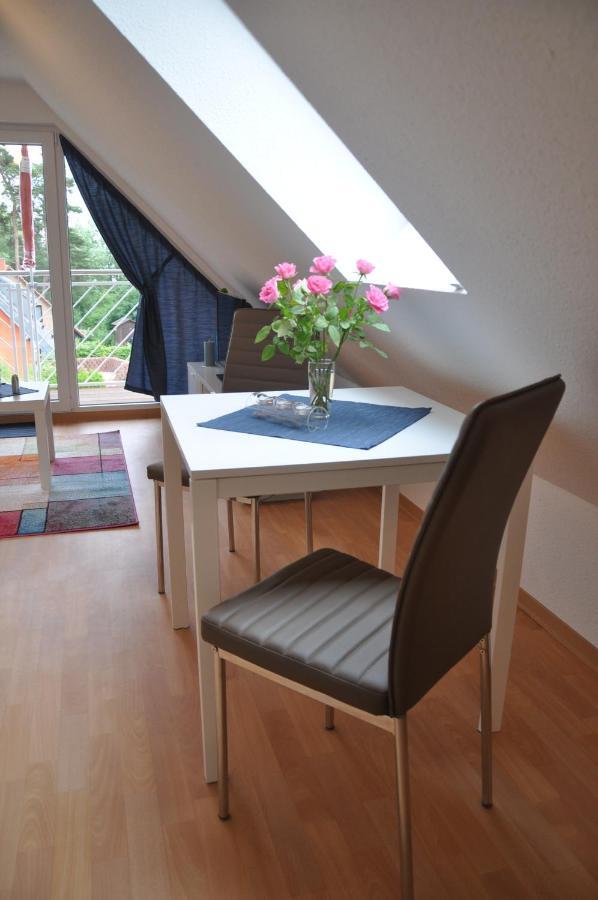 Ferienhaus Mueritzzauber / 1 Zimmer Dachgeschoss-Appartement Röbel Buitenkant foto