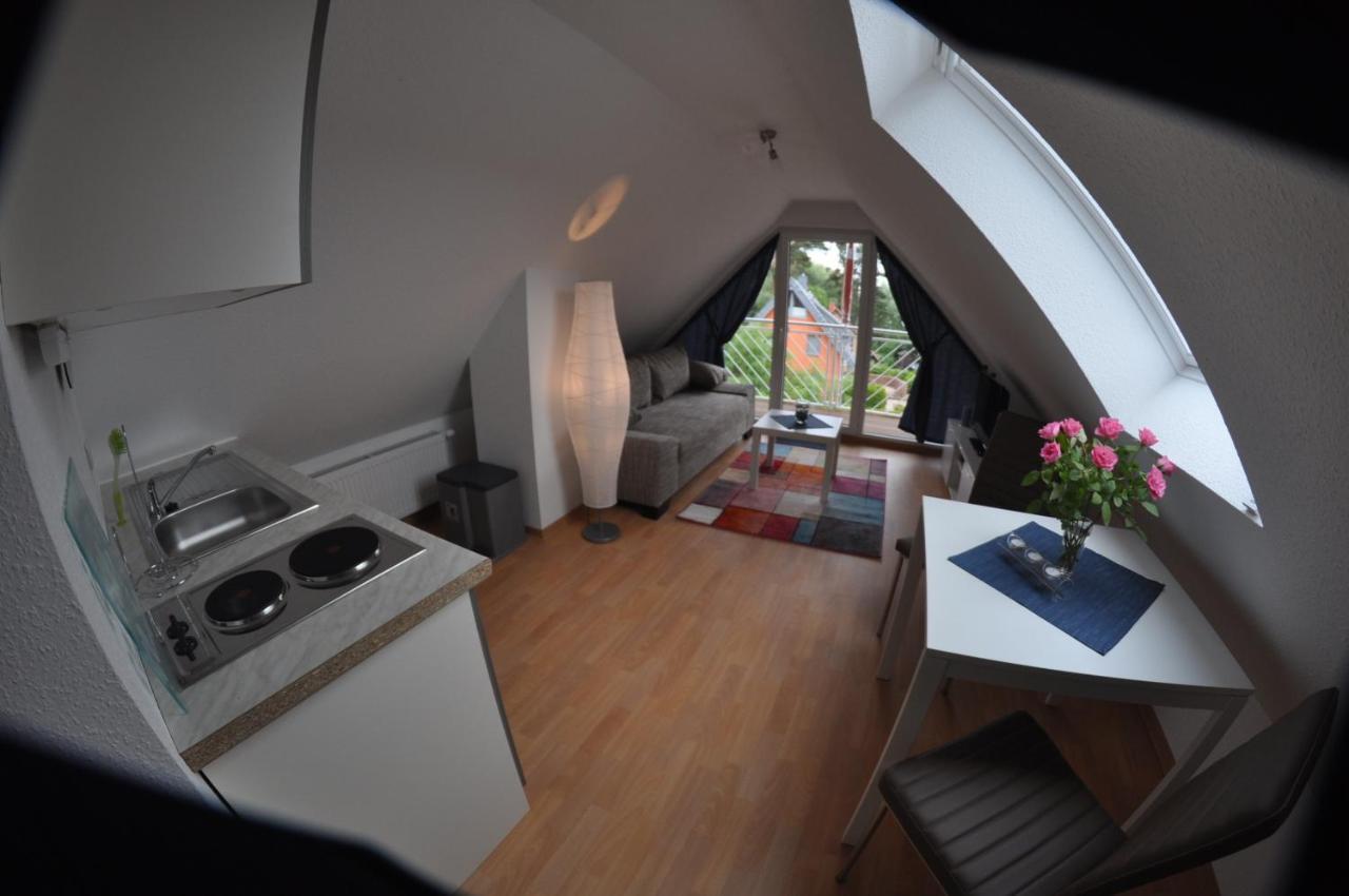 Ferienhaus Mueritzzauber / 1 Zimmer Dachgeschoss-Appartement Röbel Buitenkant foto